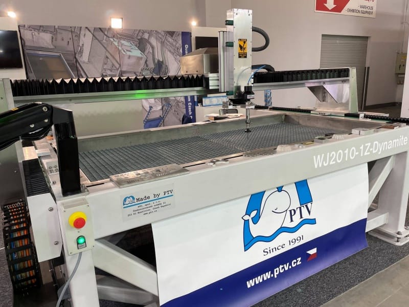 waterjet w przemyśle meblarskim.